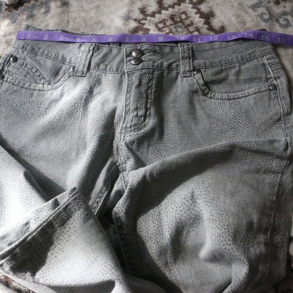 For the Rampage Snake Print Grey Skinny Pants - Picture 8 of 8